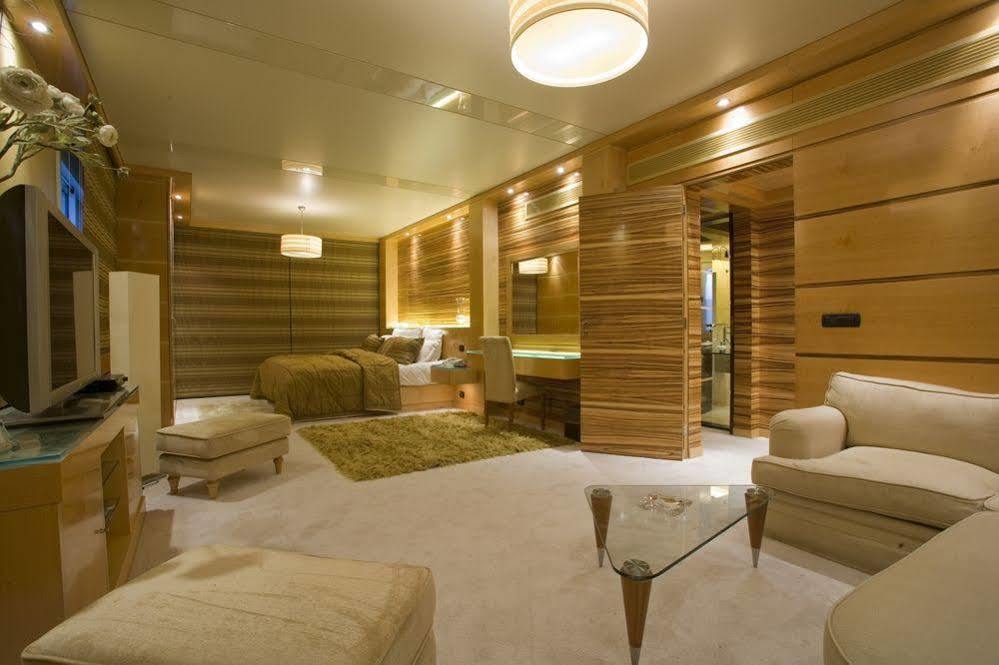 Lahoya Suites Beirut Exterior photo