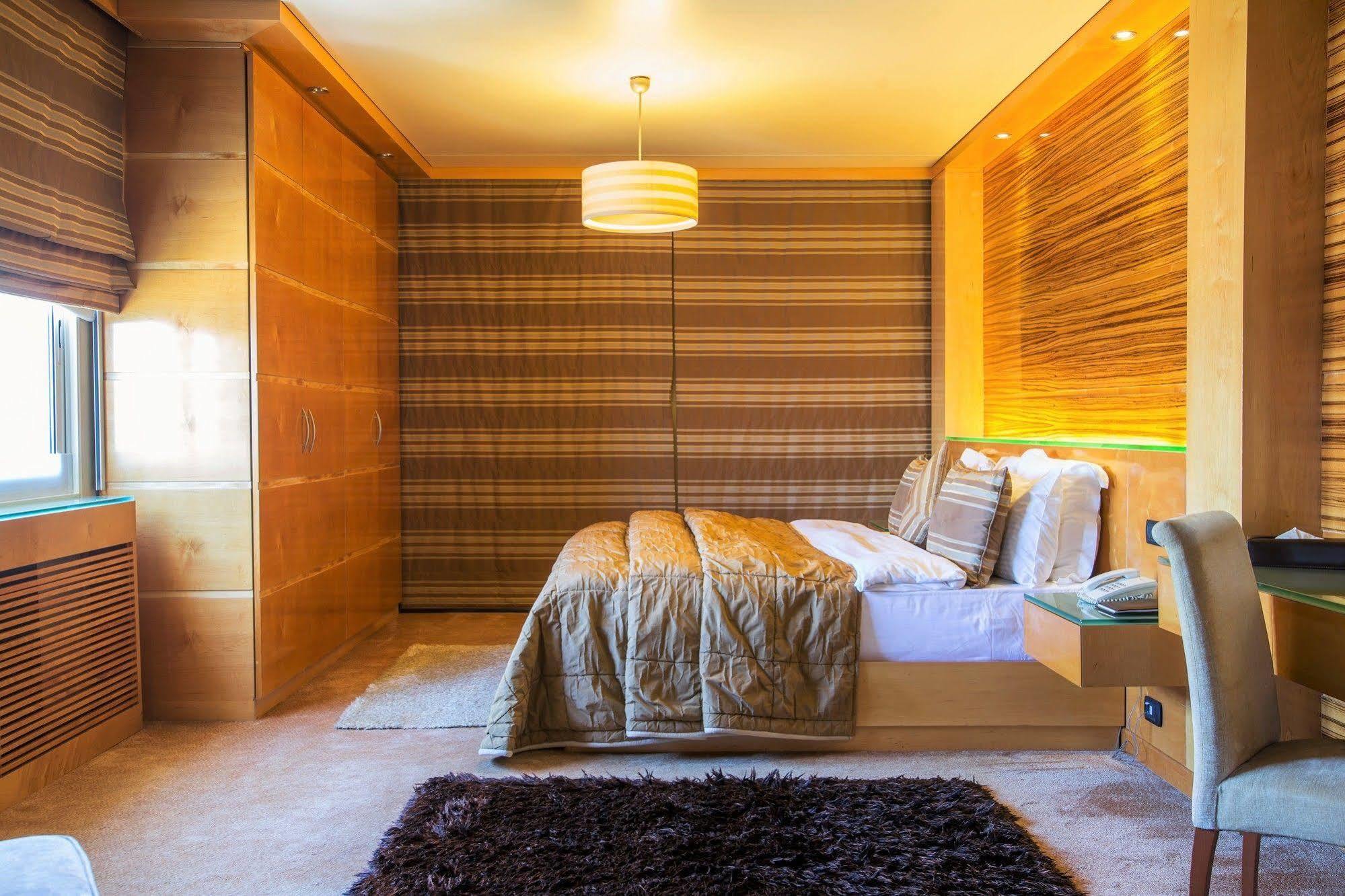 Lahoya Suites Beirut Exterior photo